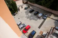 Hotel Casa Del Pellegrino - parking