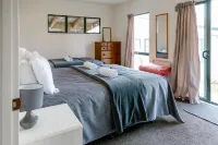 Sunset Motel Hotels in Thames