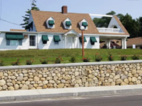 Blue Spruce Hoteles cerca de Plymouth Mayflower