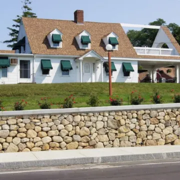 Blue Spruce Отели рядом с достопримечательностью «Plymouth Mayflower»