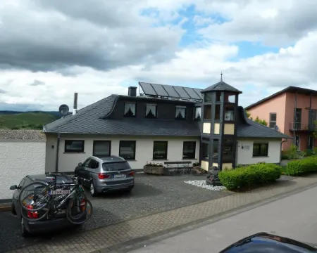Gästehaus Sproß Hotels in Veldenz
