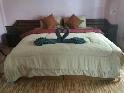Chomlay Room & Restaurant