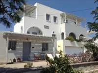 알로니아 스튜디오 네아 카메니 주변 호텔