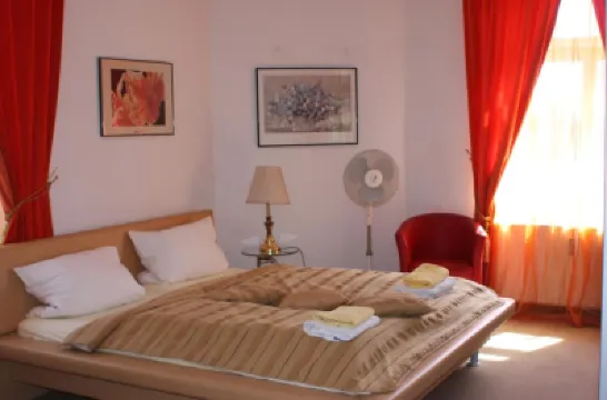 วิลล่า เดอ บารอน โรงแรมใกล้สนามกีฬาดีวีวี สเตเดียม