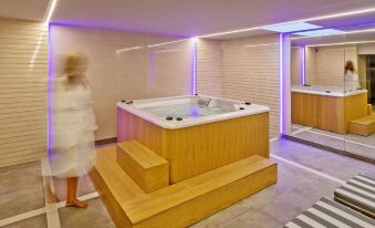 Swell Boutique Hotel