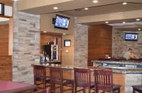 Crossroads Hotel & Event Center - bar