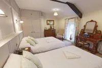 Rams Head Inn Hotels in Burrington