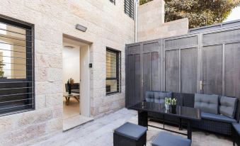 The Pearl of Nachlaot Apartments