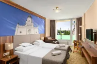 Aranyhomok Business-City-Wellness Hotel Hotels near Arborétum