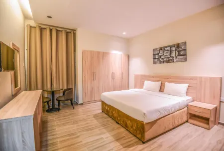 GRAND FLORA HOTEL Отели в г. Салала