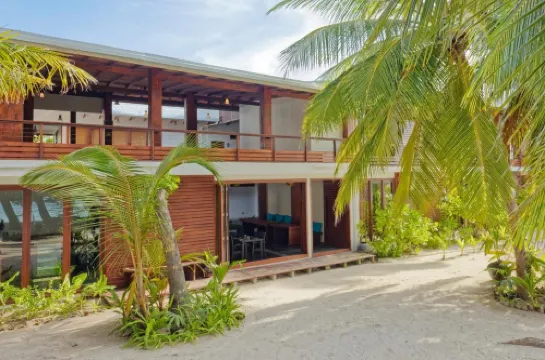 Aveyla Manta Village Hotel di Dharavandhoo Island