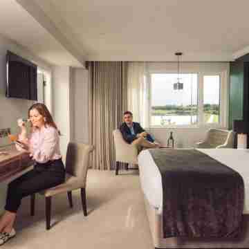 Ivanhoe Inn and Hotel Rooms