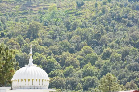 Khyber Guest House Swat Отели рядом с достопримечательностью «Qambar Chowk»