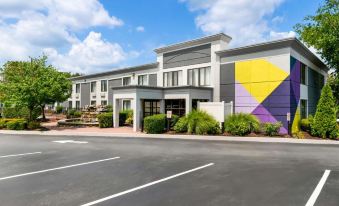 Spark by Hilton Hummelstown Hershey