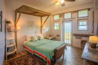 'Tortola Adventure' Private Villa: Ocean-View Pool Hotels in 