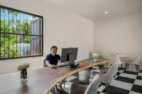 SimPly Stay Fisherman's Village