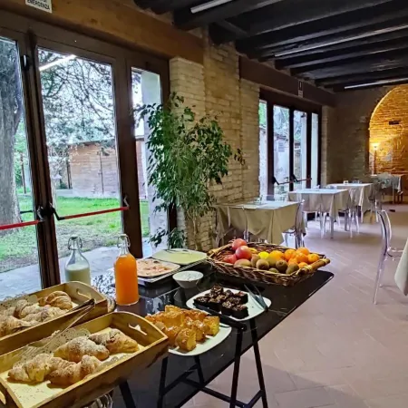 Hotel Casa a Colori Venezia Отели в г. Доло