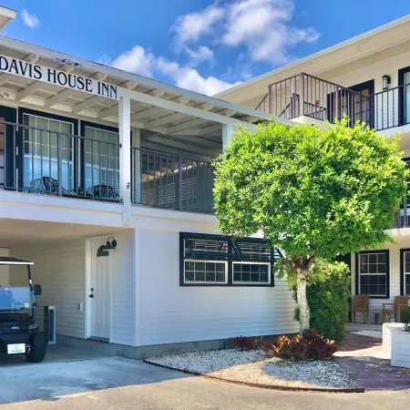 Davis House Inn