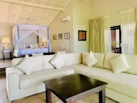 Suite Lanka - parking