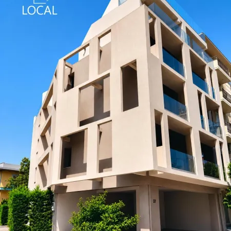 Local Urban Living