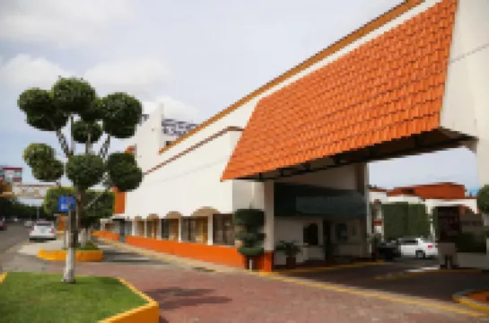 Hotel & Suites Villa del Sol Hotel di 