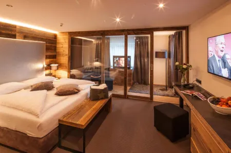 Boutique Hotel Die Mittagspitze Superior Отели в г. Дамюльс