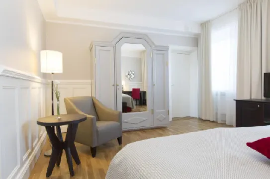 卡爾斯塔德城鎮精英酒店