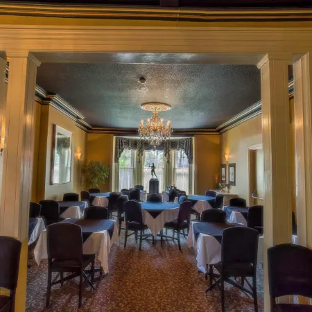 The Woodview Inn