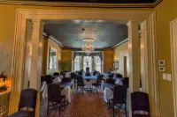 The Woodview Inn - breakfast