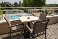 Logis Hotel Restaurant l'Escapade Hotels in Le Pont-Chretien-Chabenet