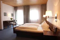 Zum Kirschbaum Hotels in Estenfeld