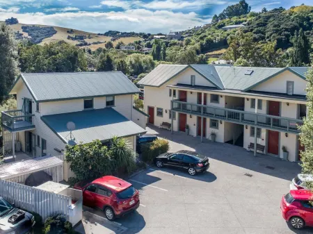 La Rochelle Motel Отели в г. Такамачуа