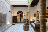 Riad Emotion - parking