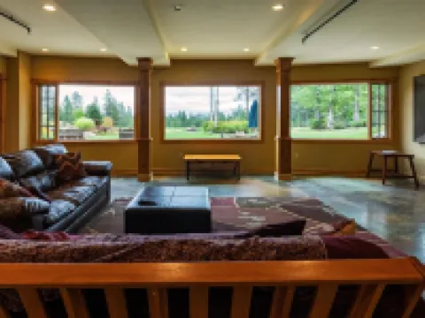 Talus Rock Retreat Hotels in Bonner County