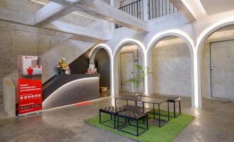 RedDoorz Plus Near Kawasan Sam Poo Kong Semarang