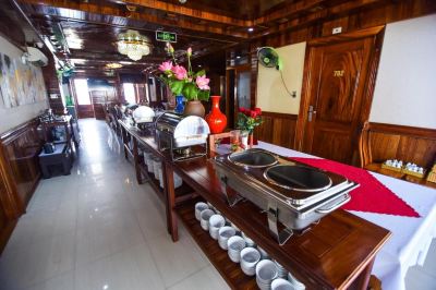 Restaurant San San Hotel Photo