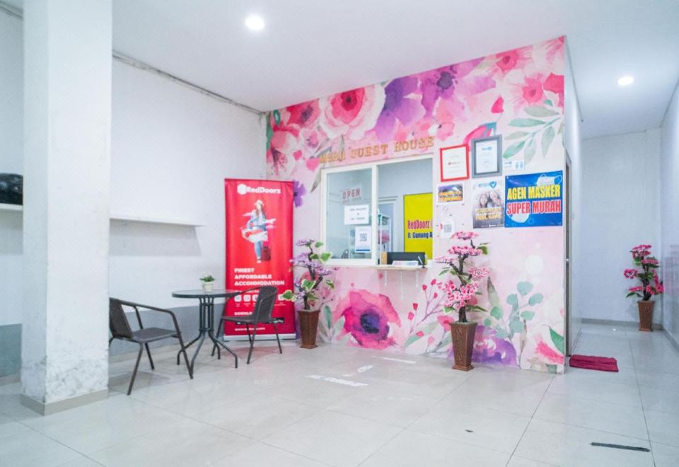 RedDoorz at Merr Rungkut Jl Gunung Anyar