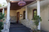 Hotel Trzy Światy Spa & Wellness Rajska WySpa のホテル