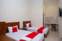 RedDoorz Syariah Near Transmart Pabelan Solo Hoteles en Kartasura