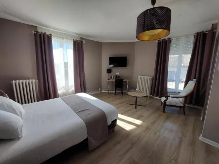 Logis Auberge des Voyageurs Отели в г. Понт-а-Муссон