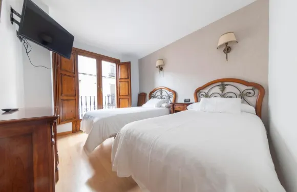 H-A Puerta de la Villa H-A別墅門口