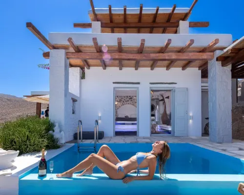 Onar Suites & Villas Hotels in Folegandros