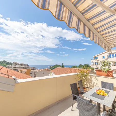 Petrovac Bay Apartments