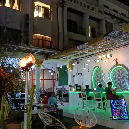 MaHaNa Hostel & Beach Bar Pattaya