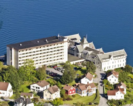 Kviknes Hotel Hotels in Balestrand