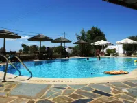 Plaka Hotel I - مسبح