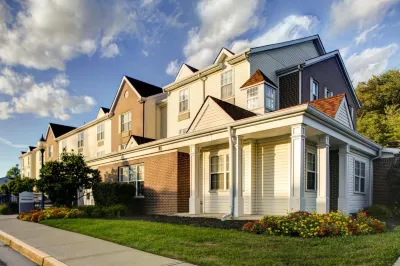 Hawthorn Extended Stay by Wyndham Cincinnati NE/Mason Hotels near Traci's Sports Lounge