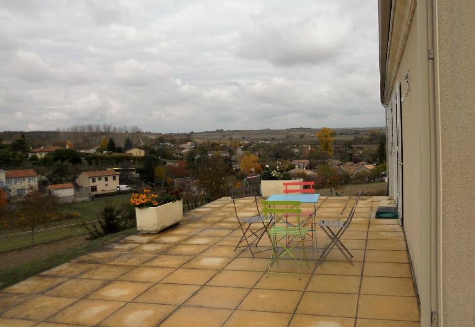 Hotel Rhinoceros-Homestay
