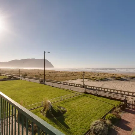 Inn at the Prom Oceanfront