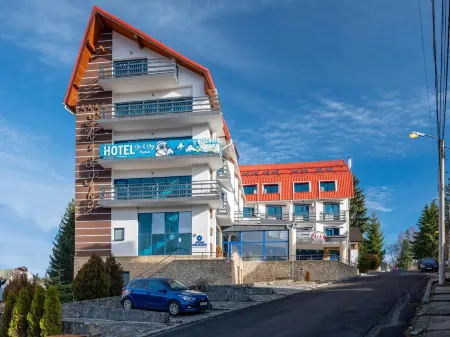 Hotel Ski&Sky Отели рядом с достопримечательностью «Sorica sosire»